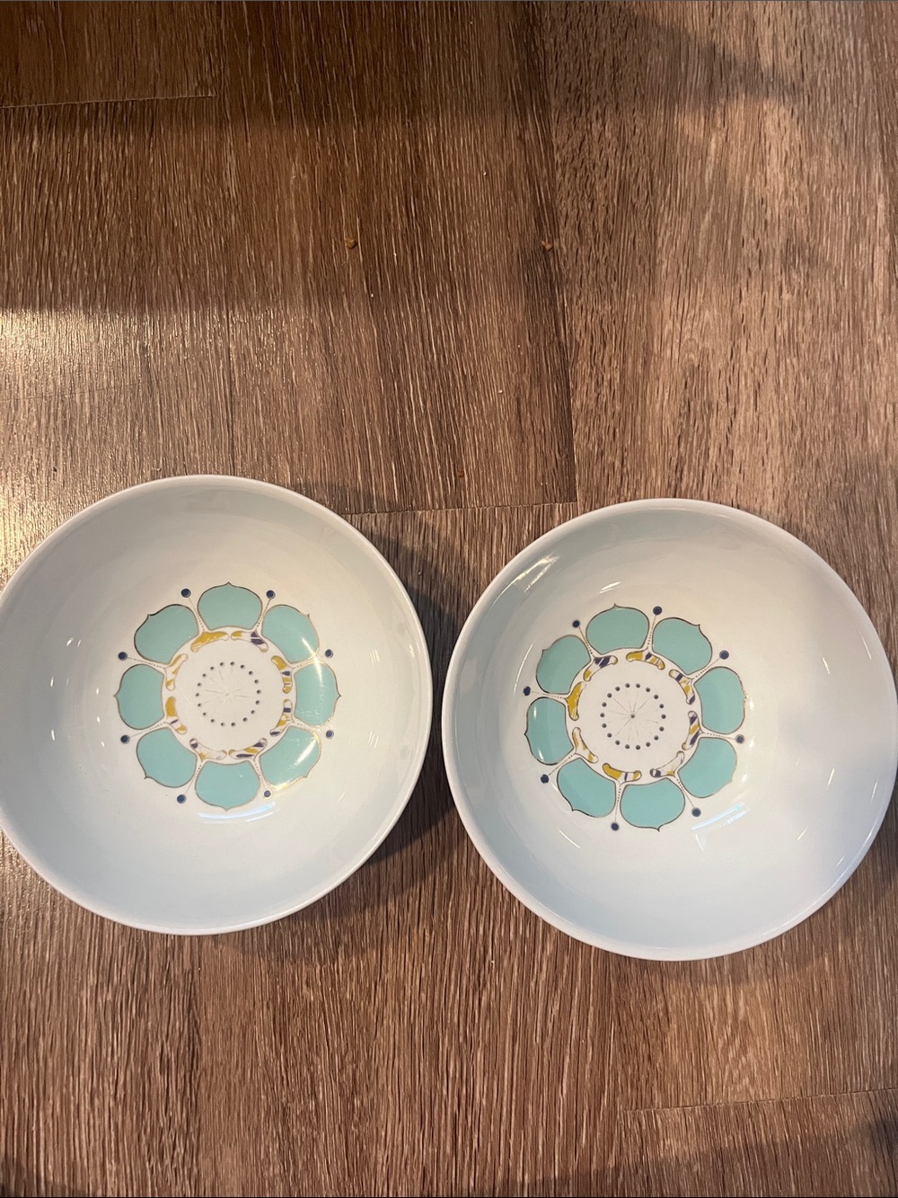 Set of 2 White Ceramic Bowls with Mint Floral Motif